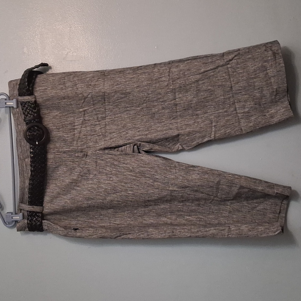AGB size 18W women's 54% linen blend strecth gray ankle crop pants woven belt.